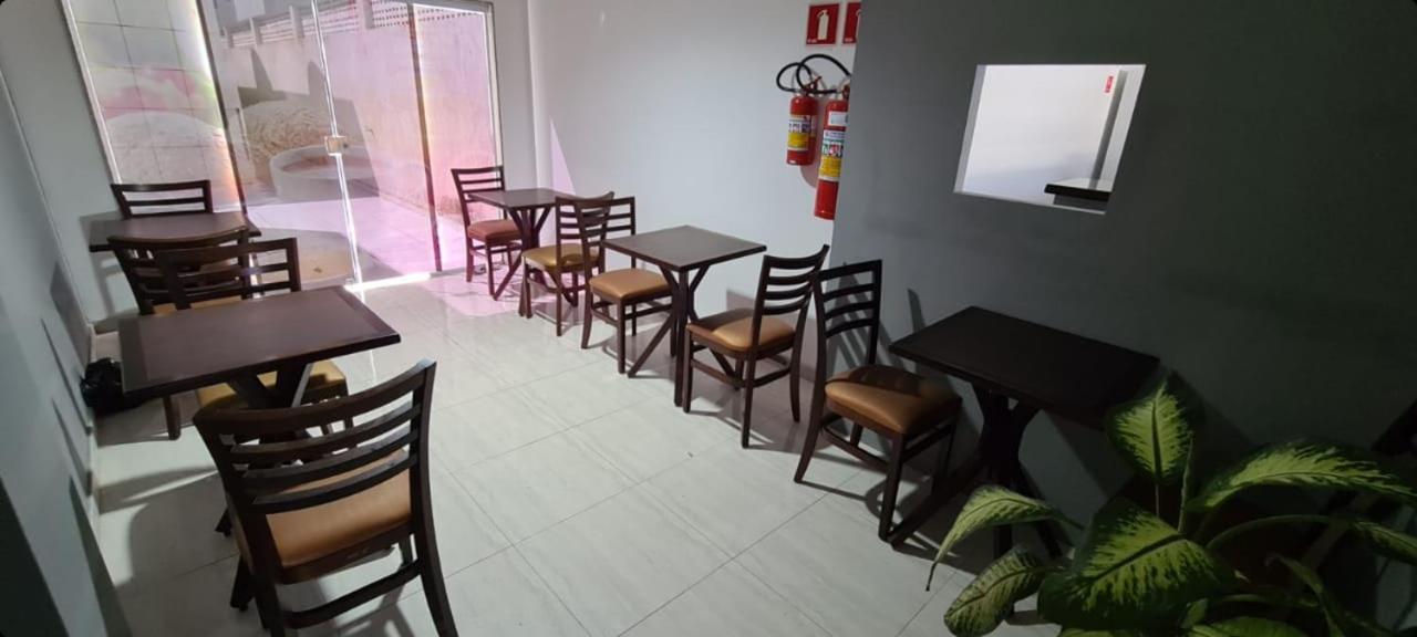 Petro Hotel Candeias Candeias  Экстерьер фото