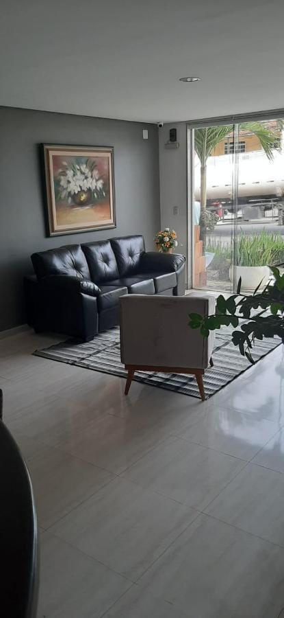 Petro Hotel Candeias Candeias  Экстерьер фото