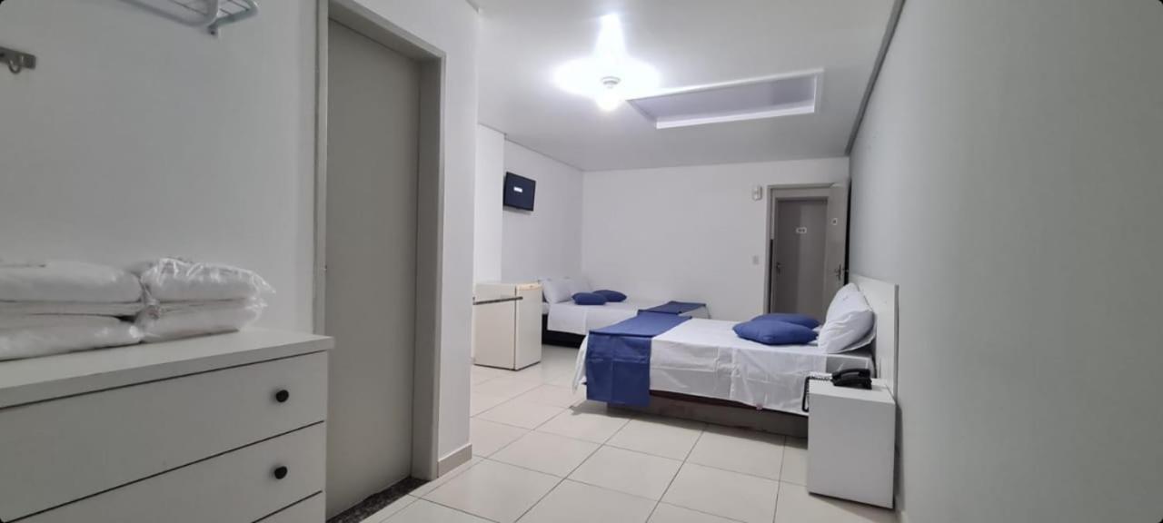 Petro Hotel Candeias Candeias  Экстерьер фото